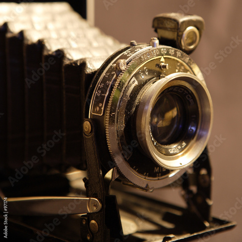 appareil photo - 1920 (sépia)
