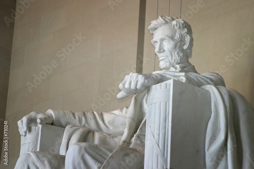 lincoln memorial (left side close-up)