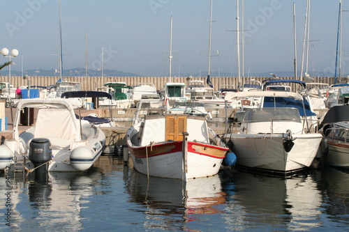 bateaux dans le port de saint maxime