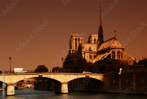 paris notre-dame