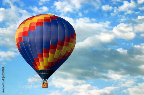 farbenfroher heißluftballon