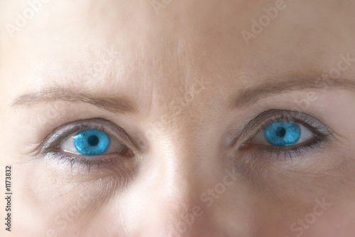 blaue augen einer frau