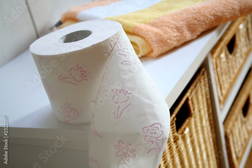 toilettenpapier rolle