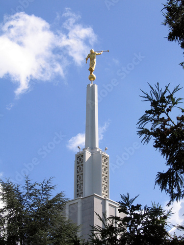 angelo moroni sul tempio di zollikofen