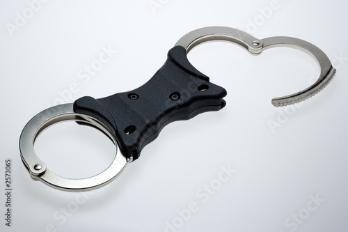 rigid bar handcuffs