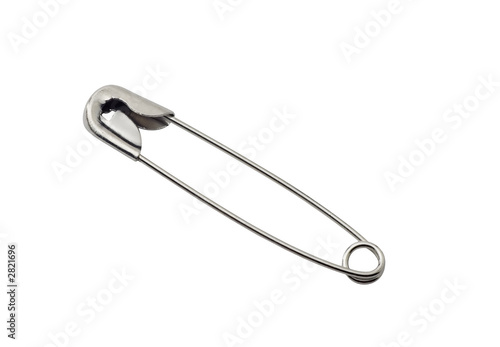 closed safety pin