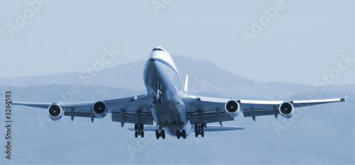 decollage boeing 747 bleu