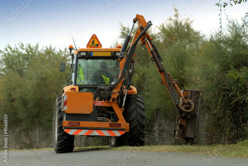 fauchage au bord d'une route