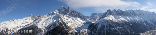 Chamonix et massif du Mont Blanc vus de la Flégère en hiver