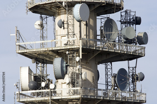 Antenne et parabole de télécommunication