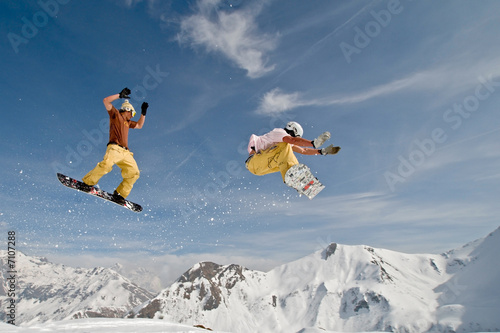 salto con snowboard