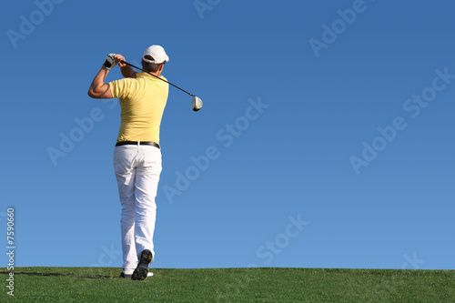 Golf - Golfspieler beim Abschlag