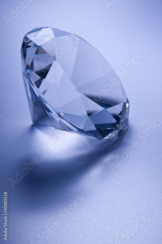 Diamante su sfondo blu