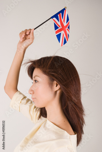 イギリス国旗を振る女性