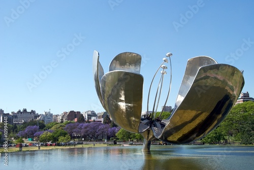 Fontana Floralis Generica, Buenos Aires