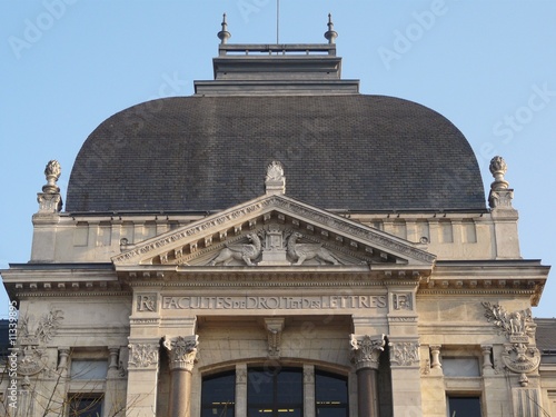 bâtiment de la faculté de droits et de lettres