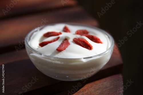 Fromage frais with goji berry