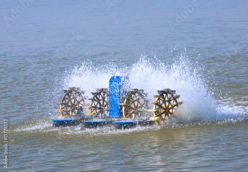 Paddlewheeler aerators in aquaculture pond