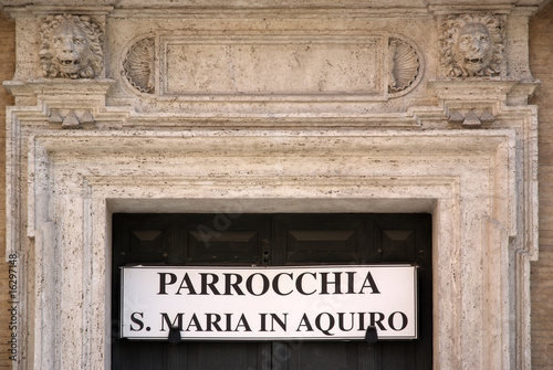Roma, piazza Capranica, parrocchia di S. Maria in Aquiro