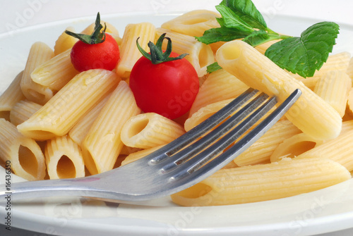 Penne et tomates cerises