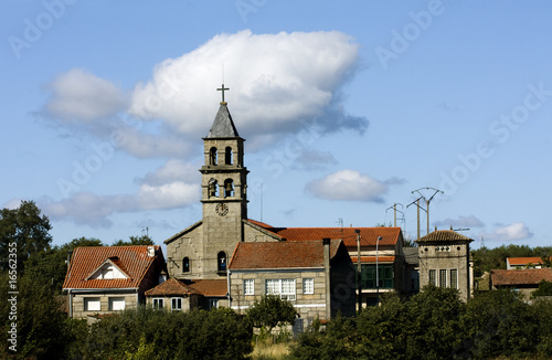 iglesia de cualedro, orense, españa