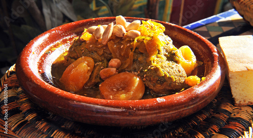 tajine d'agneau aux abricots,