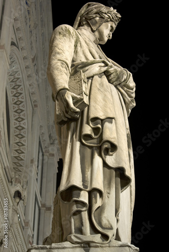 Firenze, piazza Santa Croce, statua di Dante
