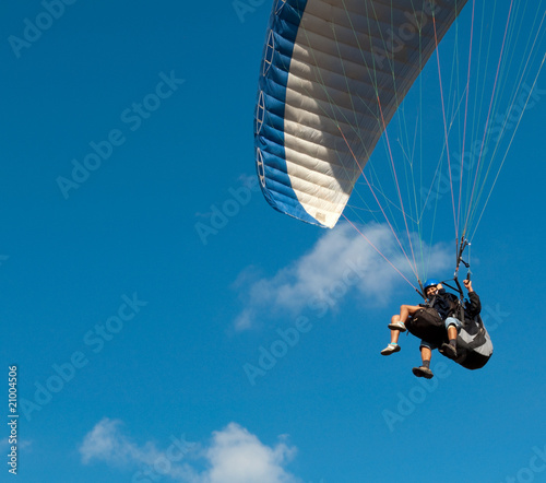 Tandem paragliding