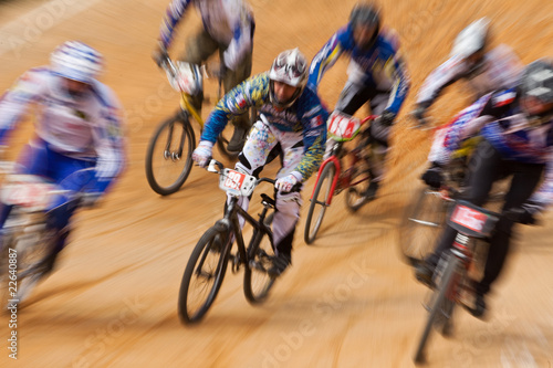 course bicross vélo bmx compétition volonté détermination gagner