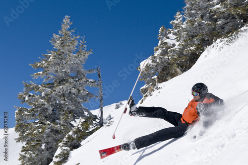 stürzender Skifahrer