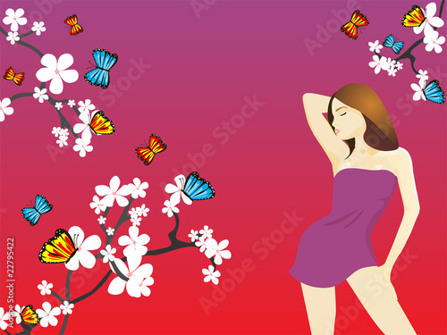 Junge Frau mit schönen Blüten und Schmetterlingen