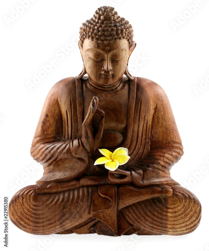 bénédiction de bouddha, statuette en bois, fond blanc