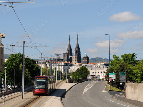 La cathédrale et Notre-Dame-du-Port de Clermont-Ferrand (63)