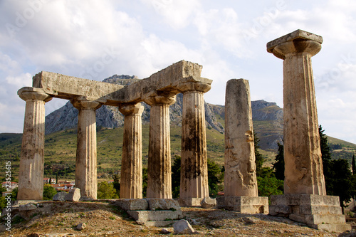 apollon temple in corinth