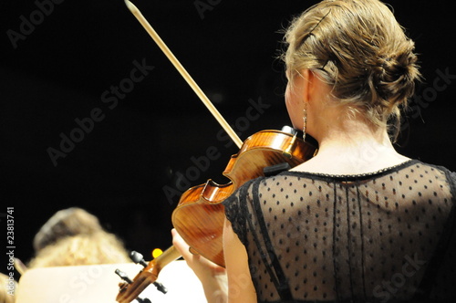 violin violinist music musician girl performance instrument musical classical play playing student art fiddle artistic concert melody orchestra classic symphony artist entertainment harmony performer