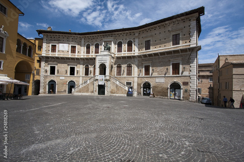 Fremo - Palazzo dei Priori