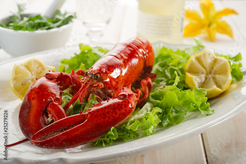 whole lobster with salad - aragosta e insalata