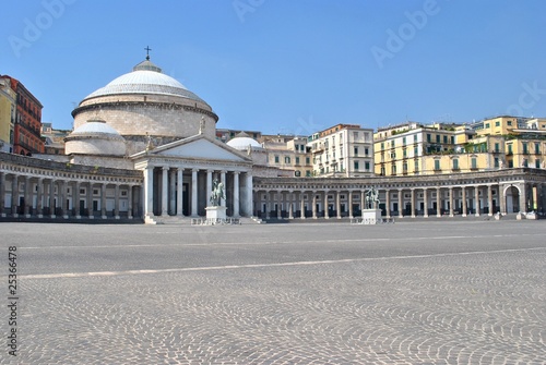 Piazza del Plebiscito - Napoli - Italia