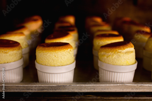 Cuisson de soufflés au Grand-Marnier dans le four