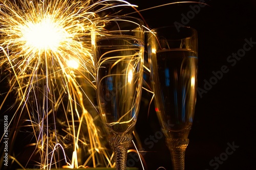 IMG_1556_sparklingwine_2x_n_sparkler.jpg