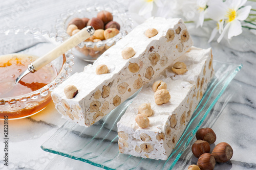 nougat with ingredients-torrone con ingredienti