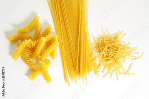 Nudeln ungekocht - Spaghetti Fussili Suppennudeln