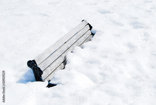 Banc sous la neige