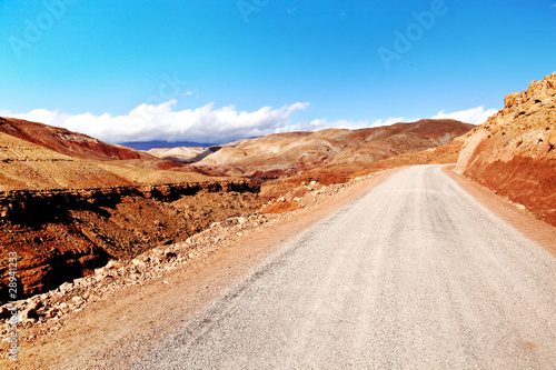 Marokko Landschaft mit Atlasgebirge 880