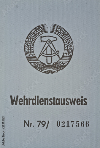 Wehrdienstausweis der nationalen Volksarme (NVA) der DDR