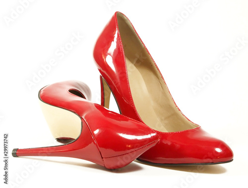 chaussures à talons vernies rouges