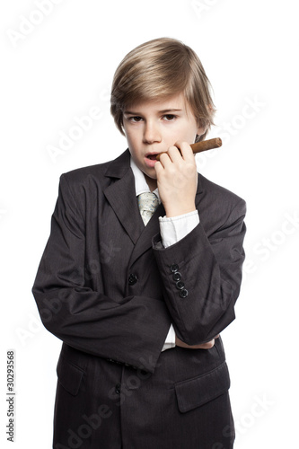 fier réussite réussir enfant garçon cigare richesse insolent