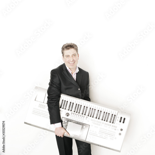 Musiker mit Keyboard
