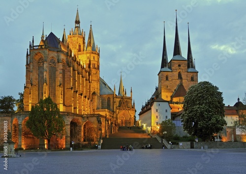 Domberg von Erfurt zur blauen Stunde