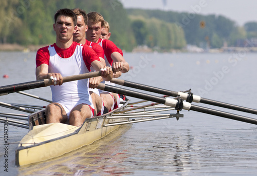 Rowing team during the start